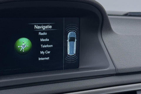 Volvo V70 2.0 D2 Dynamic Edition | Automaat | Stoelverwarming | PDC V+A | Xenon | Verwarmde voorruit