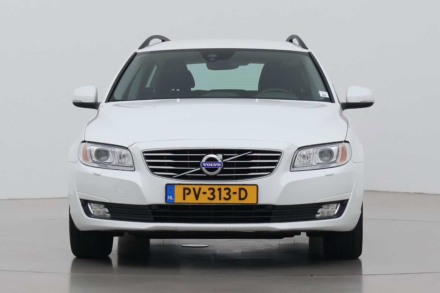 Volvo V70 2.0 D2 Dynamic Edition | Automaat | Stoelverwarming | PDC V+A | Xenon | Verwarmde voorruit