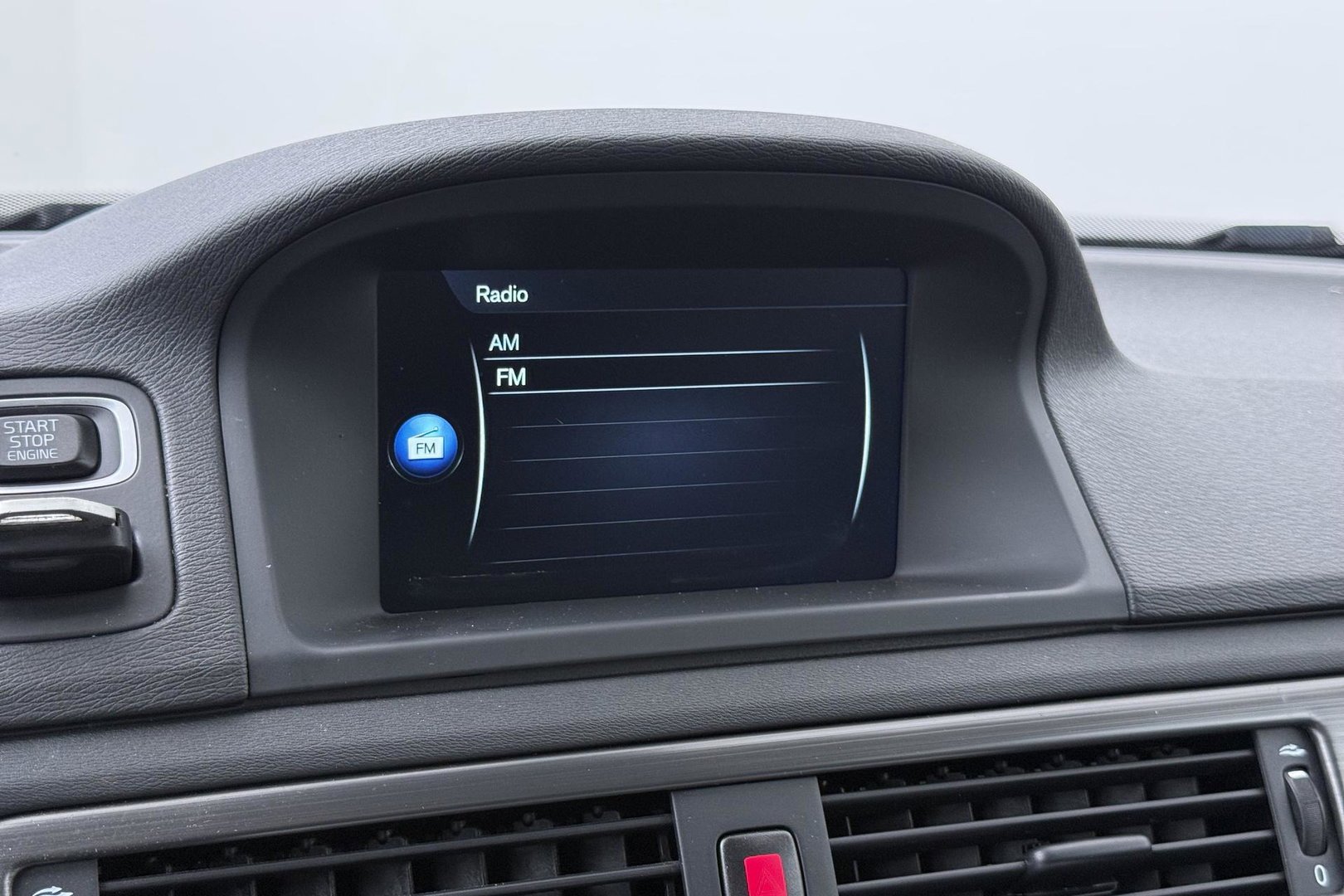 Volvo V70 2.0 D2 Dynamic Edition | Automaat | Stoelverwarming | PDC V+A | Xenon | Verwarmde voorruit