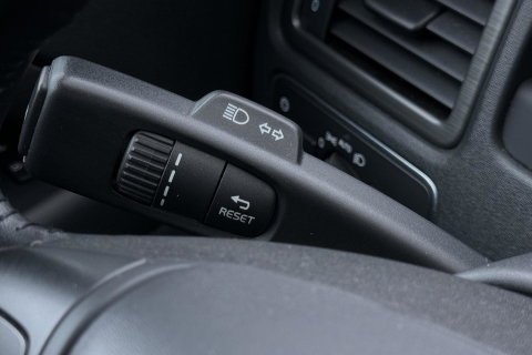 Volvo V70 2.0 D2 Dynamic Edition | Automaat | Stoelverwarming | PDC V+A | Xenon | Verwarmde voorruit