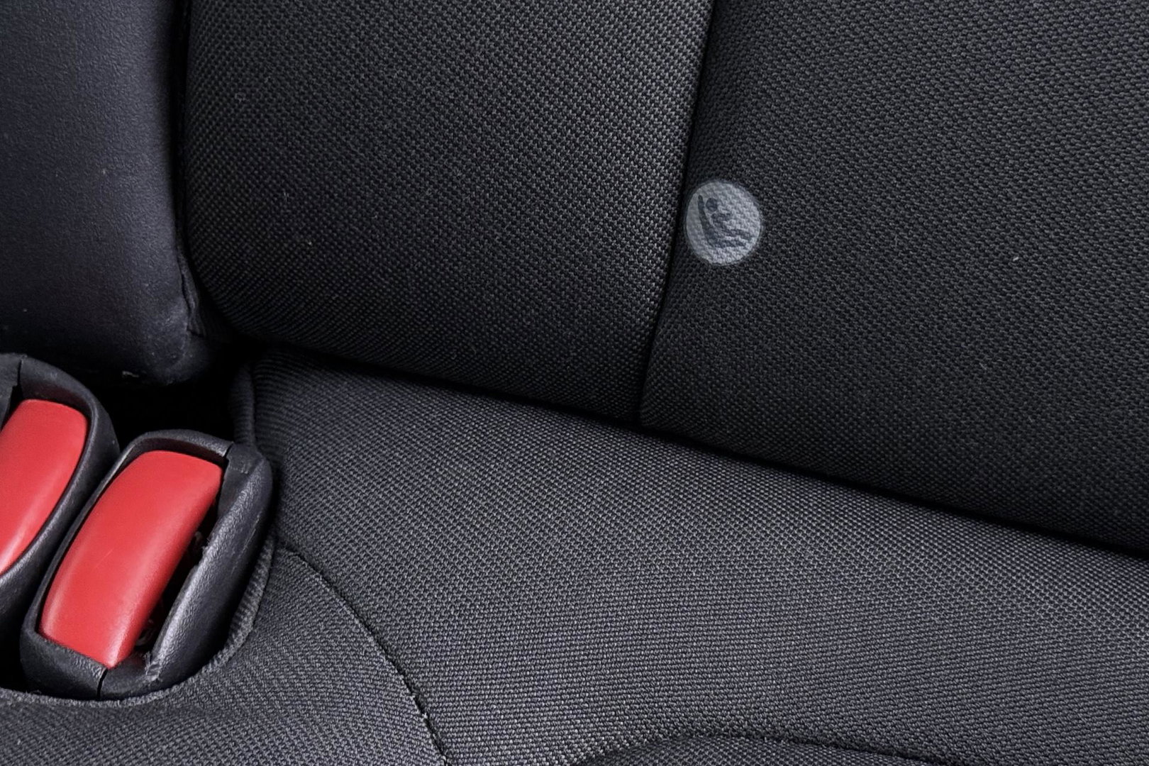 Volvo V70 2.0 D2 Dynamic Edition | Automaat | Stoelverwarming | PDC V+A | Xenon | Verwarmde voorruit