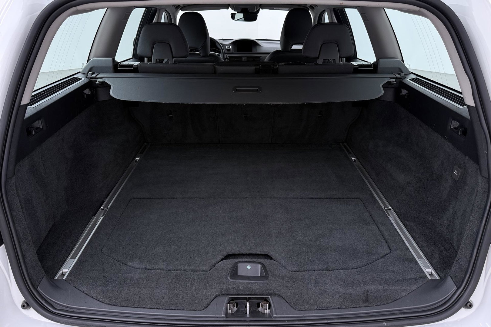 Volvo V70 2.0 D2 Dynamic Edition | Automaat | Stoelverwarming | PDC V+A | Xenon | Verwarmde voorruit