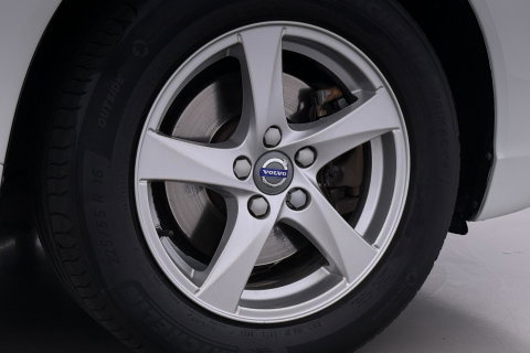 Volvo V70 2.0 D2 Dynamic Edition | Automaat | Stoelverwarming | PDC V+A | Xenon | Verwarmde voorruit