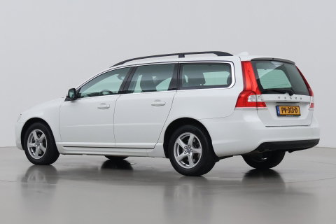 Volvo V70 2.0 D2 Dynamic Edition | Automaat | Stoelverwarming | PDC V+A | Xenon | Verwarmde voorruit