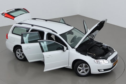 Volvo V70 2.0 D2 Dynamic Edition | Automaat | Stoelverwarming | PDC V+A | Xenon | Verwarmde voorruit