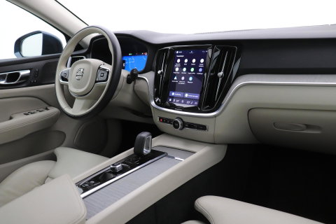 Volvo V60 Cross Country 2.0 B5 AWD Pro | ACC | Panoramadak | Harman/Kardon | Keyless | Memory | Trekhaak | Camera | BLIS | 19 Inch