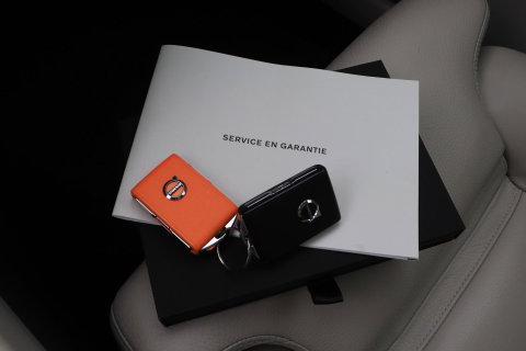 Volvo V60 Cross Country 2.0 B5 AWD Pro | ACC | Panoramadak | Harman/Kardon | Keyless | Memory | Trekhaak | Camera | BLIS | 19 Inch