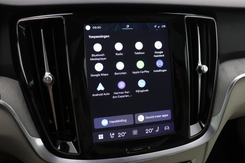 Volvo V60 Cross Country 2.0 B5 AWD Pro | ACC | Panoramadak | Harman/Kardon | Keyless | Memory | Trekhaak | Camera | BLIS | 19 Inch