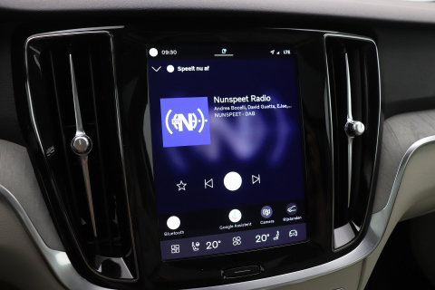 Volvo V60 Cross Country 2.0 B5 AWD Pro | ACC | Panoramadak | Harman/Kardon | Keyless | Memory | Trekhaak | Camera | BLIS | 19 Inch