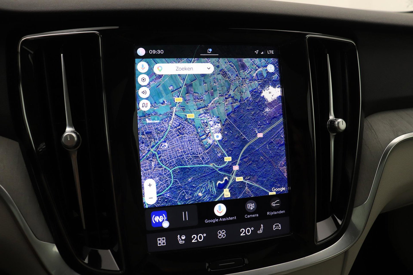 Volvo V60 Cross Country 2.0 B5 AWD Pro | ACC | Panoramadak | Harman/Kardon | Keyless | Memory | Trekhaak | Camera | BLIS | 19 Inch