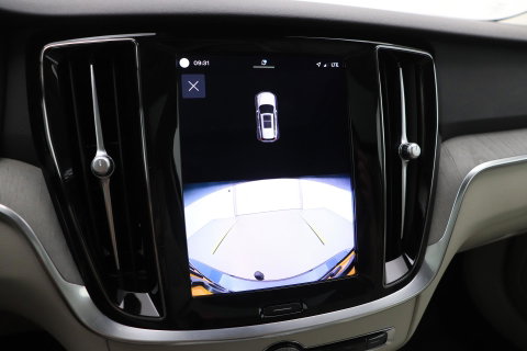 Volvo V60 Cross Country 2.0 B5 AWD Pro | ACC | Panoramadak | Harman/Kardon | Keyless | Memory | Trekhaak | Camera | BLIS | 19 Inch