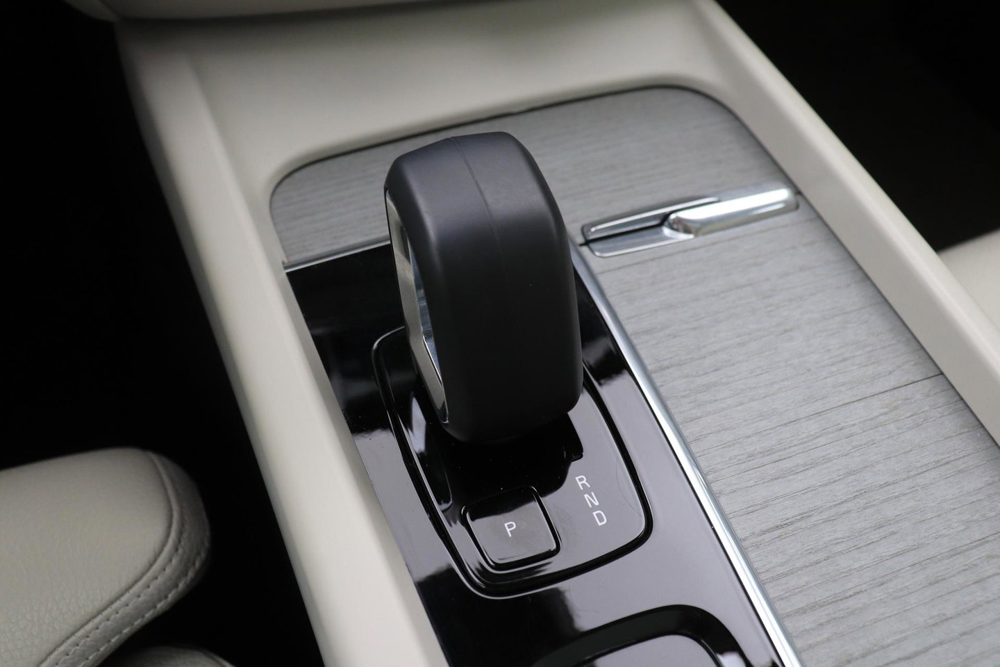 Volvo V60 Cross Country 2.0 B5 AWD Pro | ACC | Panoramadak | Harman/Kardon | Keyless | Memory | Trekhaak | Camera | BLIS | 19 Inch