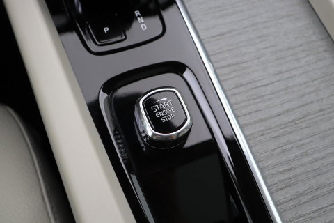Volvo V60 Cross Country 2.0 B5 AWD Pro | ACC | Panoramadak | Harman/Kardon | Keyless | Memory | Trekhaak | Camera | BLIS | 19 Inch