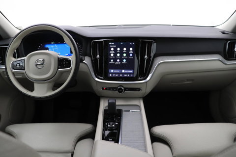 Volvo V60 Cross Country 2.0 B5 AWD Pro | ACC | Panoramadak | Harman/Kardon | Keyless | Memory | Trekhaak | Camera | BLIS | 19 Inch