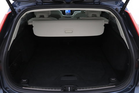 Volvo V60 Cross Country 2.0 B5 AWD Pro | ACC | Panoramadak | Harman/Kardon | Keyless | Memory | Trekhaak | Camera | BLIS | 19 Inch