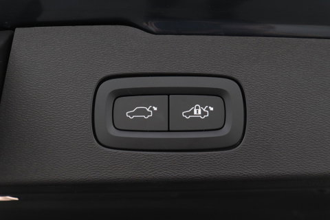 Volvo V60 Cross Country 2.0 B5 AWD Pro | ACC | Panoramadak | Harman/Kardon | Keyless | Memory | Trekhaak | Camera | BLIS | 19 Inch