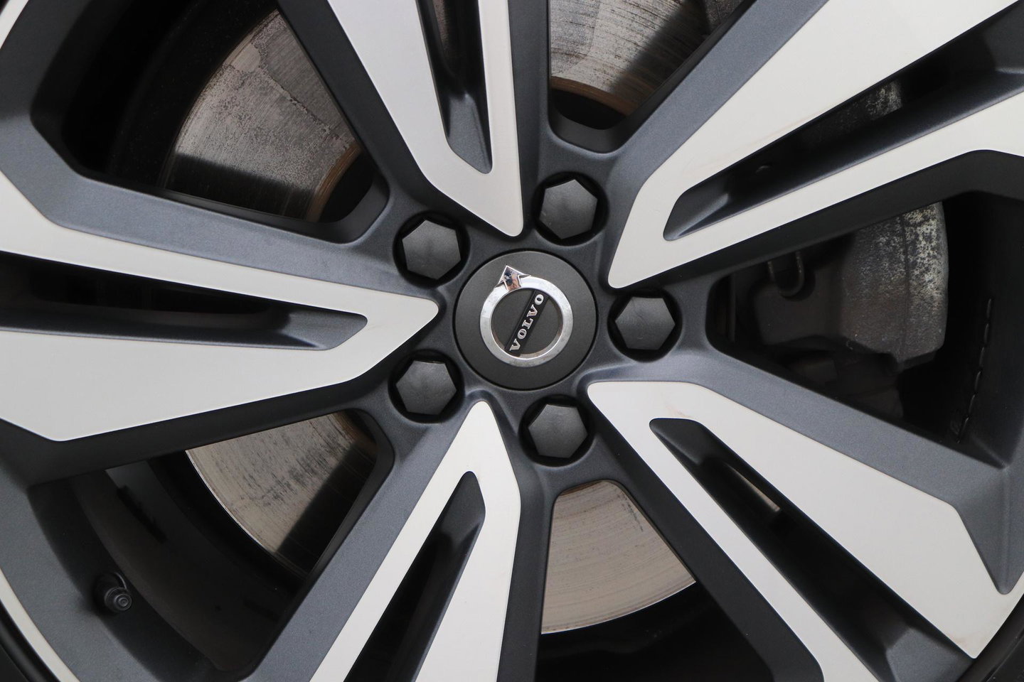 Volvo V60 Cross Country 2.0 B5 AWD Pro | ACC | Panoramadak | Harman/Kardon | Keyless | Memory | Trekhaak | Camera | BLIS | 19 Inch