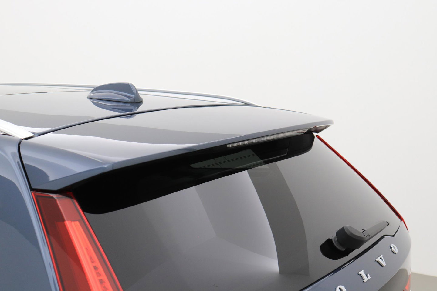 Volvo V60 Cross Country 2.0 B5 AWD Pro | ACC | Panoramadak | Harman/Kardon | Keyless | Memory | Trekhaak | Camera | BLIS | 19 Inch