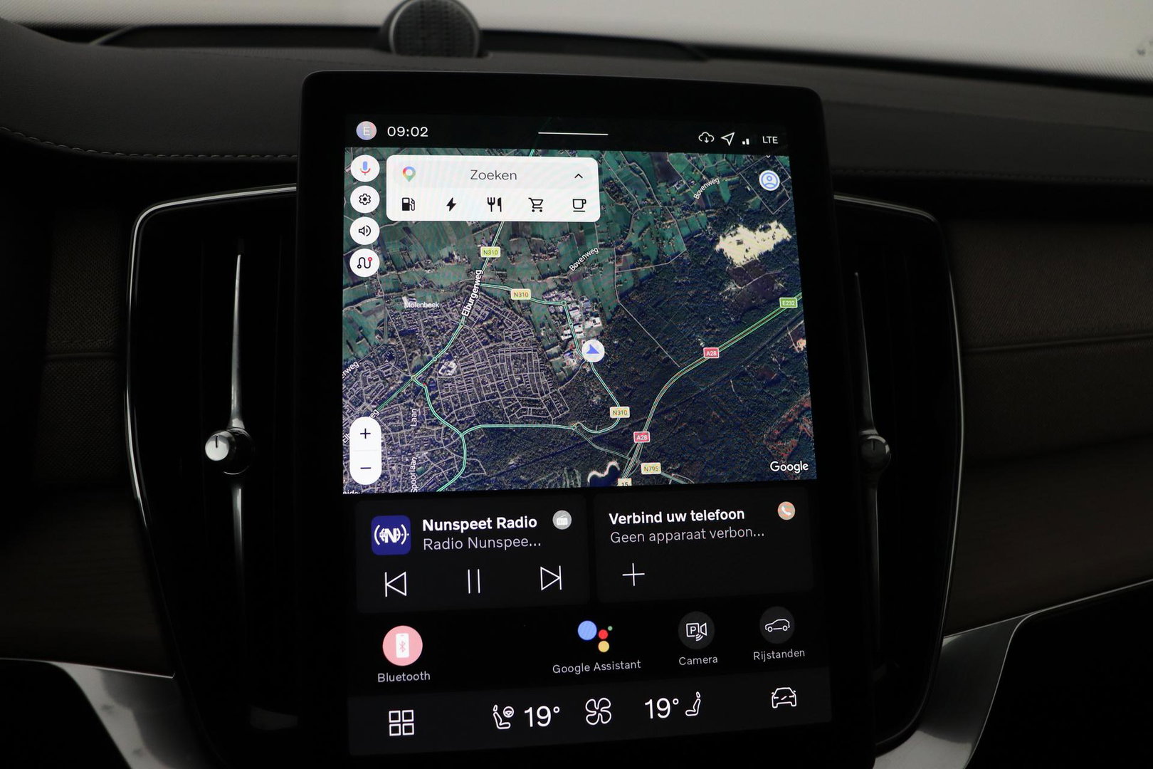 Volvo XC90 T8 Plug-in hybrid Ultra Dark | Bowers&Wilkins | Luchtvering | Massage | 22 Inch | Trekhaak | Head-Up