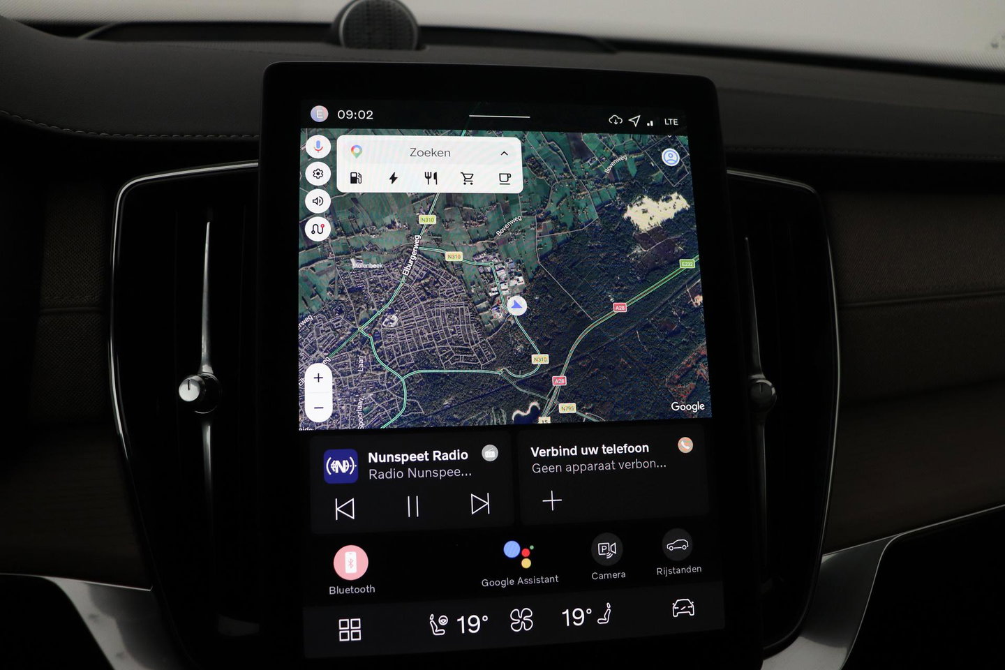 Volvo XC90 T8 Plug-in hybrid Ultra Dark | Bowers&Wilkins | Luchtvering | Massage | 22 Inch | Trekhaak | Head-Up