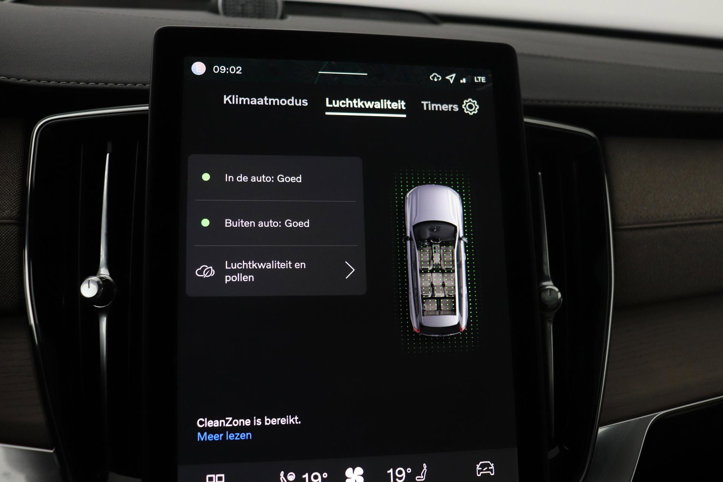 Volvo XC90 T8 Plug-in hybrid Ultra Dark | Bowers&Wilkins | Luchtvering | Massage | 22 Inch | Trekhaak | Head-Up