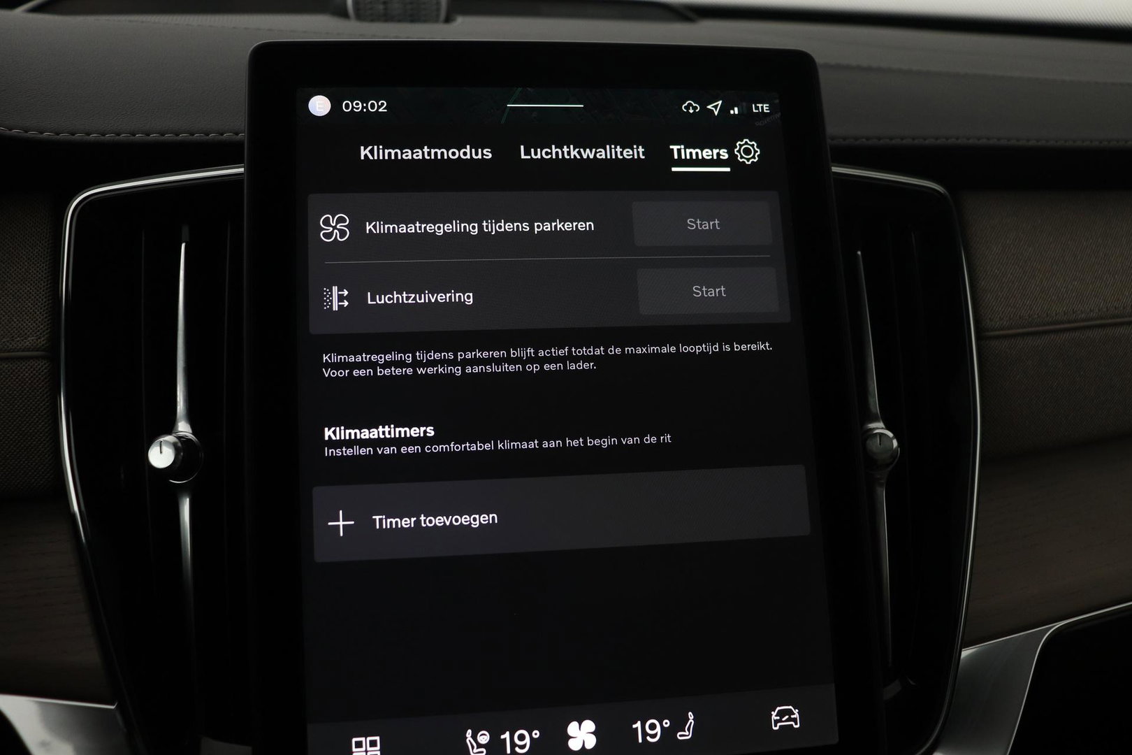 Volvo XC90 T8 Plug-in hybrid Ultra Dark | Bowers&Wilkins | Luchtvering | Massage | 22 Inch | Trekhaak | Head-Up
