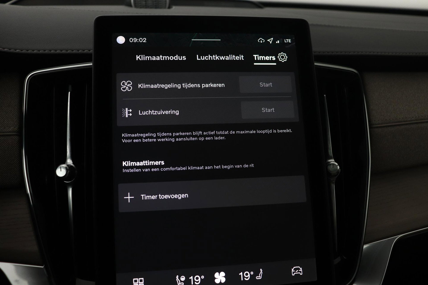 Volvo XC90 T8 Plug-in hybrid Ultra Dark | Bowers&Wilkins | Luchtvering | Massage | 22 Inch | Trekhaak | Head-Up