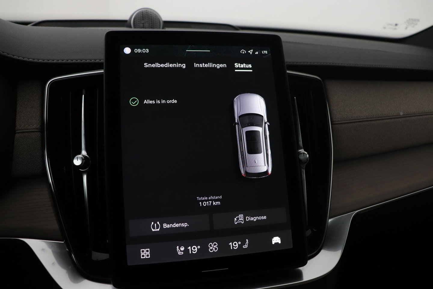 Volvo XC90 T8 Plug-in hybrid Ultra Dark | Bowers&Wilkins | Luchtvering | Massage | 22 Inch | Trekhaak | Head-Up