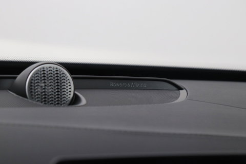 Volvo XC90 T8 Plug-in hybrid Ultra Dark | Bowers&Wilkins | Luchtvering | Massage | 22 Inch | Trekhaak | Head-Up