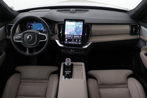 Volvo XC90 T8 Plug-in hybrid Ultra Dark | Bowers&Wilkins | Luchtvering | Massage | 22 Inch | Trekhaak | Head-Up