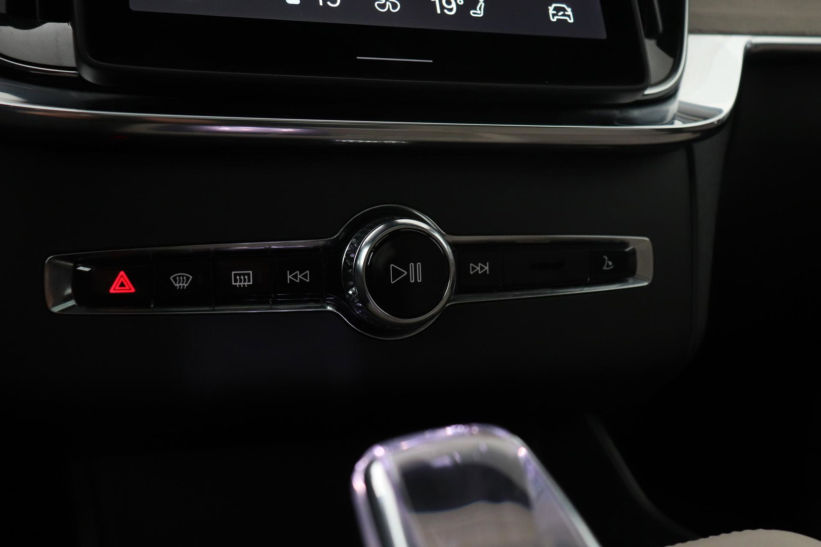 Volvo XC90 T8 Plug-in hybrid Ultra Dark | Bowers&Wilkins | Luchtvering | Massage | 22 Inch | Trekhaak | Head-Up