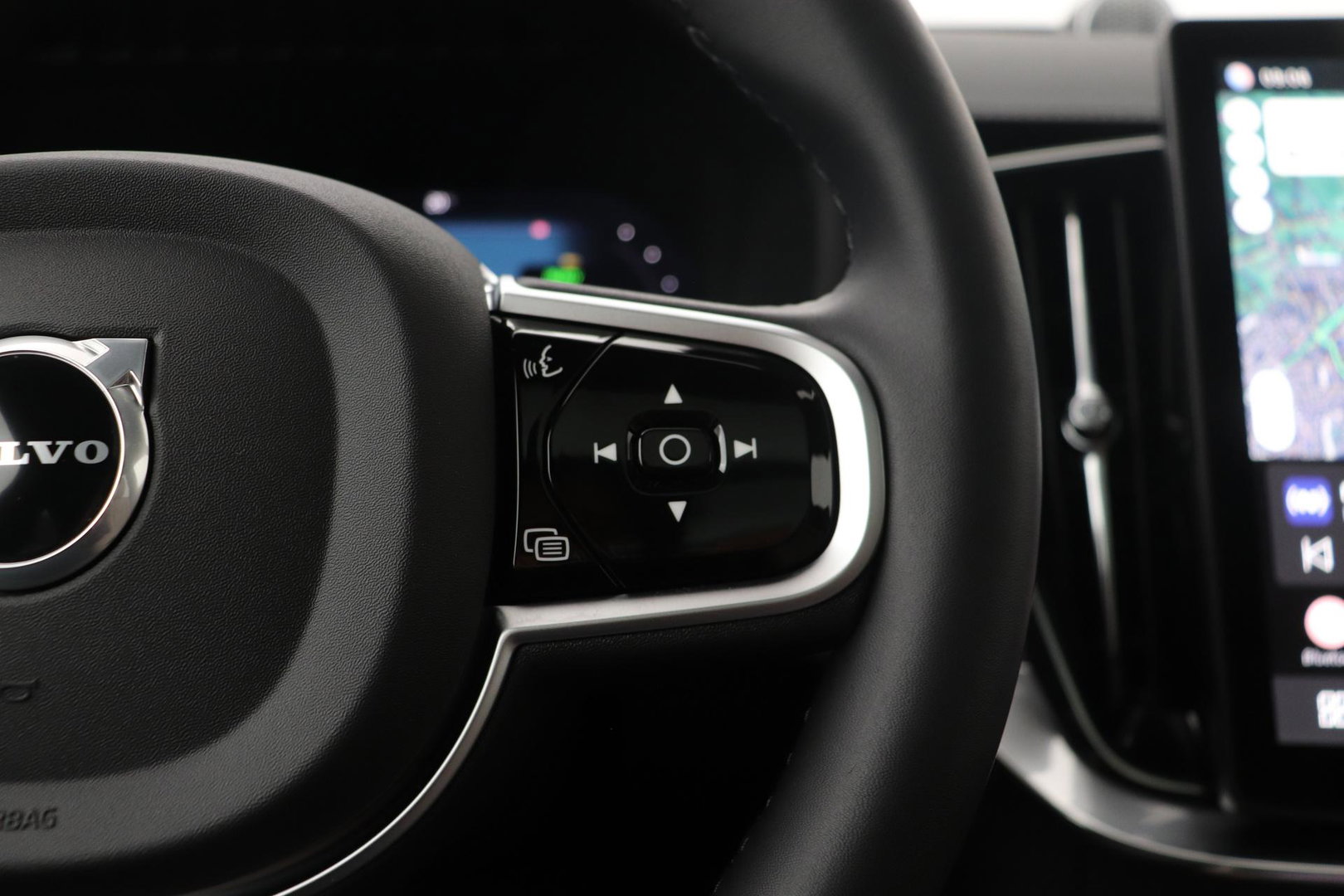 Volvo XC90 T8 Plug-in hybrid Ultra Dark | Bowers&Wilkins | Luchtvering | Massage | 22 Inch | Trekhaak | Head-Up