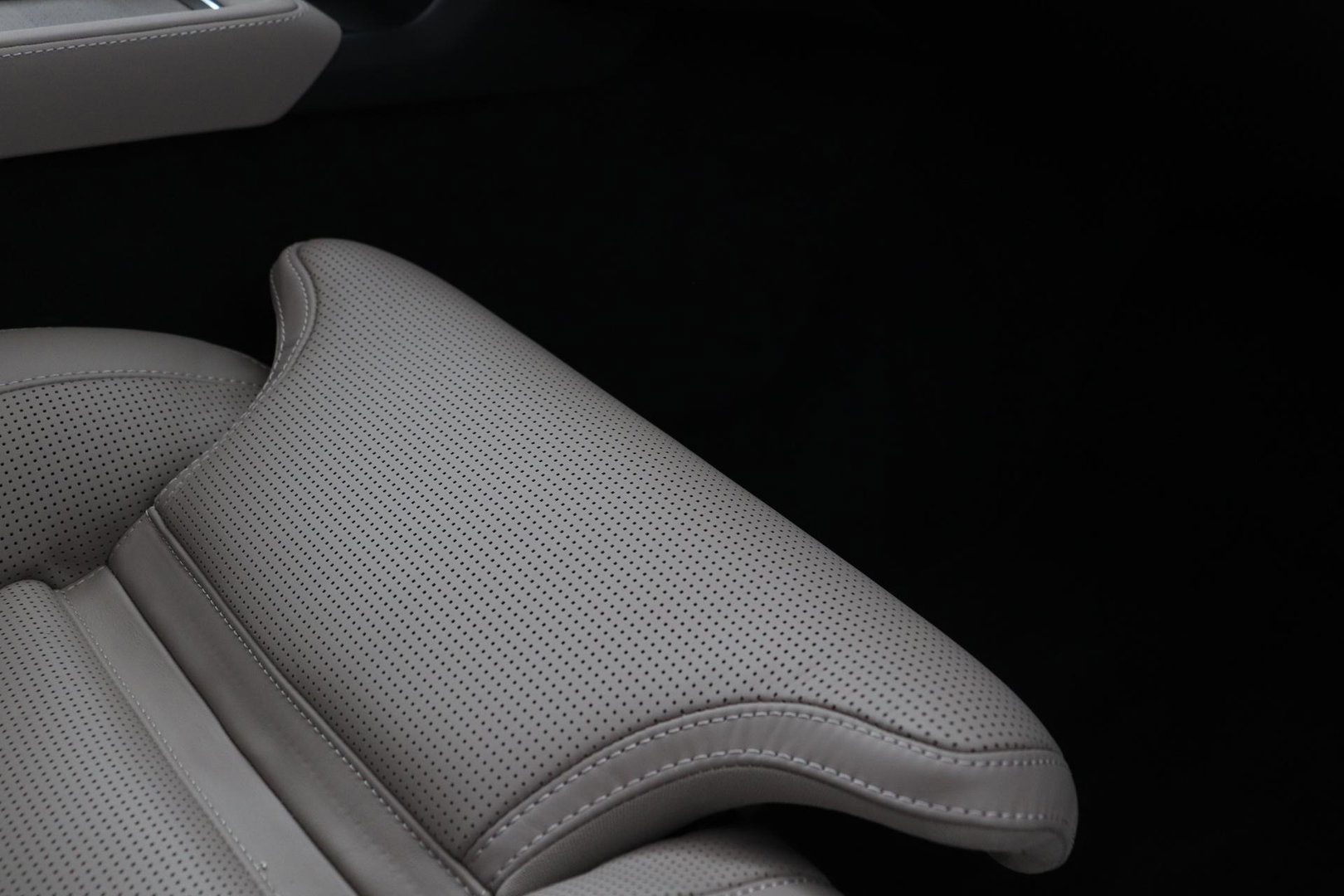 Volvo XC90 T8 Plug-in hybrid Ultra Dark | Bowers&Wilkins | Luchtvering | Massage | 22 Inch | Trekhaak | Head-Up