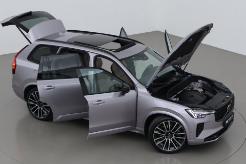 Volvo XC90 T8 Plug-in hybrid Ultra Dark | Bowers&Wilkins | Luchtvering | Massage | 22 Inch | Trekhaak | Head-Up