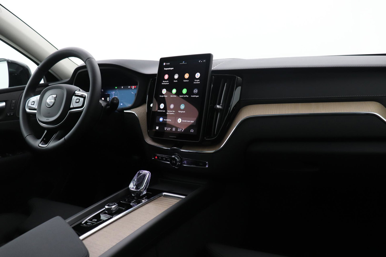 Volvo XC60 T8 Plug-in hybrid Ultra Dark | Head-Up | Panoramadak | 360° Camera | ACC | harman/kardon | BLIS