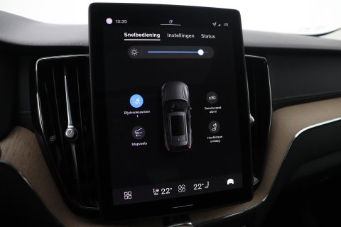 Volvo XC60 T8 Plug-in hybrid Ultra Dark | Head-Up | Panoramadak | 360° Camera | ACC | harman/kardon | BLIS