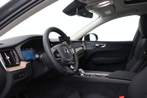 Volvo XC60 T8 Plug-in hybrid Ultra Dark | Head-Up | Panoramadak | 360° Camera | ACC | harman/kardon | BLIS