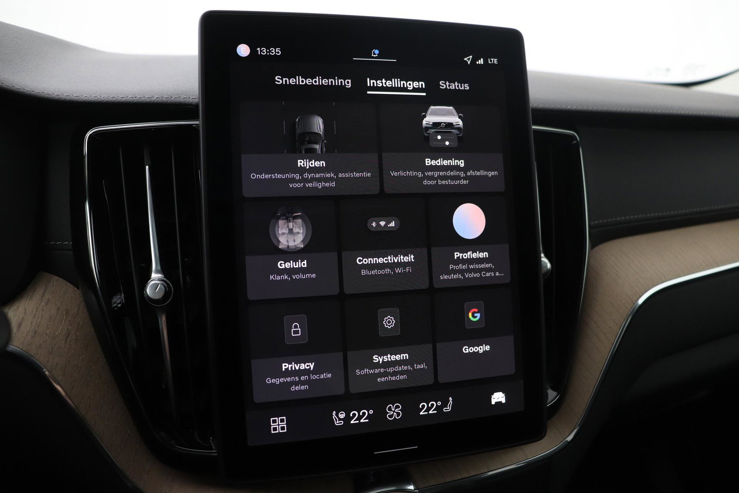 Volvo XC60 T8 Plug-in hybrid Ultra Dark | Head-Up | Panoramadak | 360° Camera | ACC | harman/kardon | BLIS