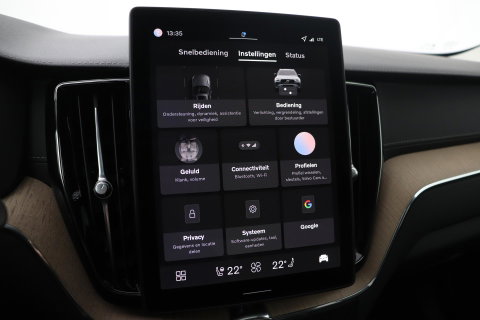 Volvo XC60 T8 Plug-in hybrid Ultra Dark | Head-Up | Panoramadak | 360° Camera | ACC | harman/kardon | BLIS