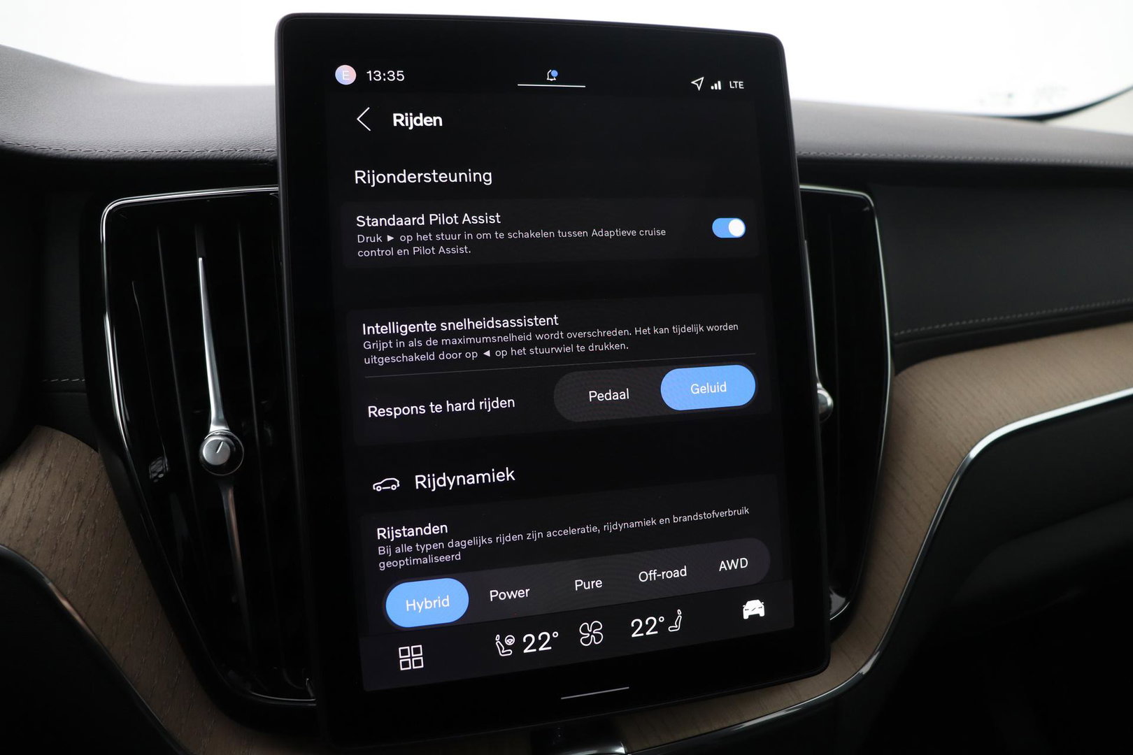 Volvo XC60 T8 Plug-in hybrid Ultra Dark | Head-Up | Panoramadak | 360° Camera | ACC | harman/kardon | BLIS