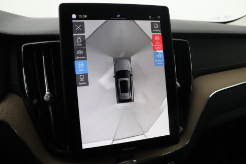 Volvo XC60 T8 Plug-in hybrid Ultra Dark | Head-Up | Panoramadak | 360° Camera | ACC | harman/kardon | BLIS