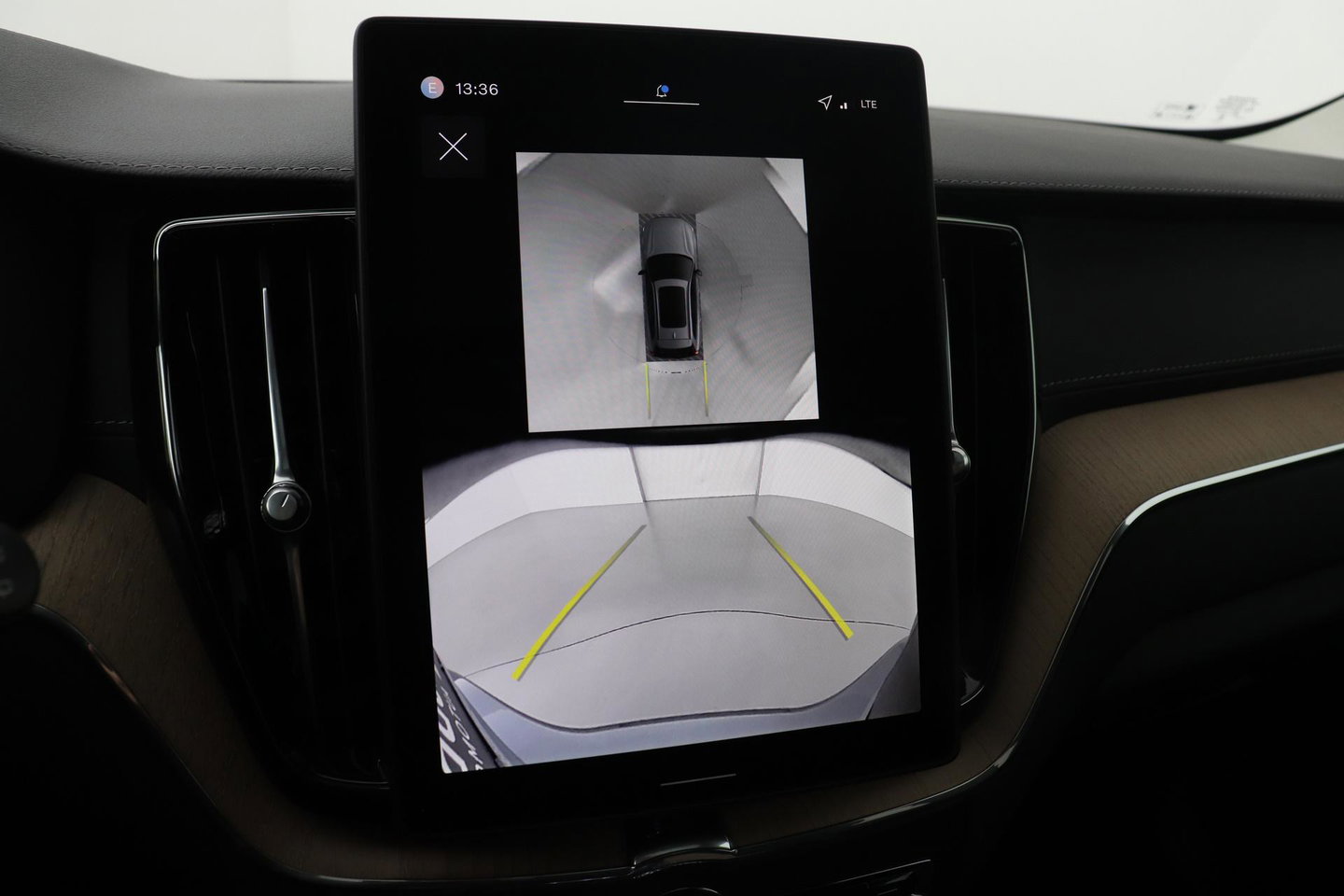 Volvo XC60 T8 Plug-in hybrid Ultra Dark | Head-Up | Panoramadak | 360° Camera | ACC | harman/kardon | BLIS