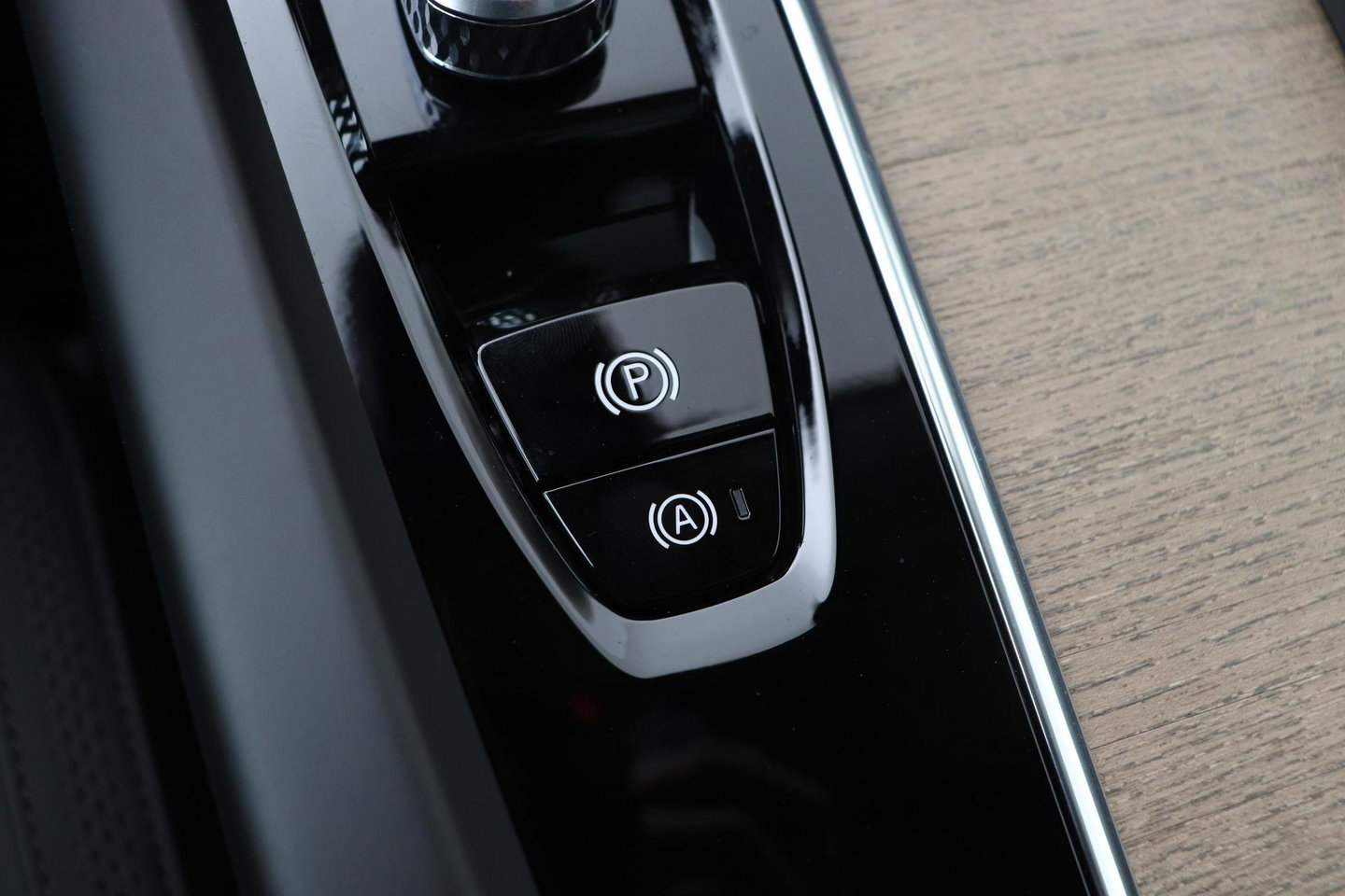 Volvo XC60 T8 Plug-in hybrid Ultra Dark | Head-Up | Panoramadak | 360° Camera | ACC | harman/kardon | BLIS