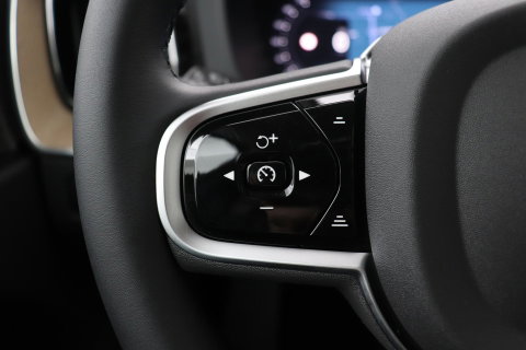 Volvo XC60 T8 Plug-in hybrid Ultra Dark | Head-Up | Panoramadak | 360° Camera | ACC | harman/kardon | BLIS