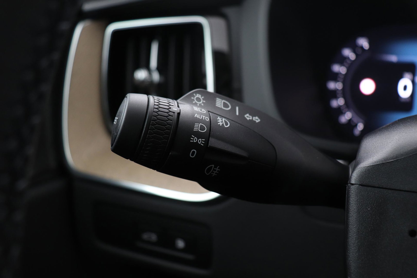 Volvo XC60 T8 Plug-in hybrid Ultra Dark | Head-Up | Panoramadak | 360° Camera | ACC | harman/kardon | BLIS