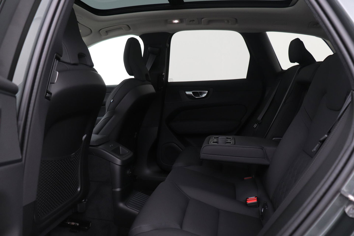 Volvo XC60 T8 Plug-in hybrid Ultra Dark | Head-Up | Panoramadak | 360° Camera | ACC | harman/kardon | BLIS