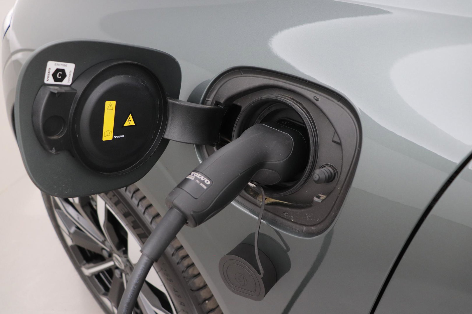 Volvo XC60 T8 Plug-in hybrid Ultra Dark | Head-Up | Panoramadak | 360° Camera | ACC | harman/kardon | BLIS