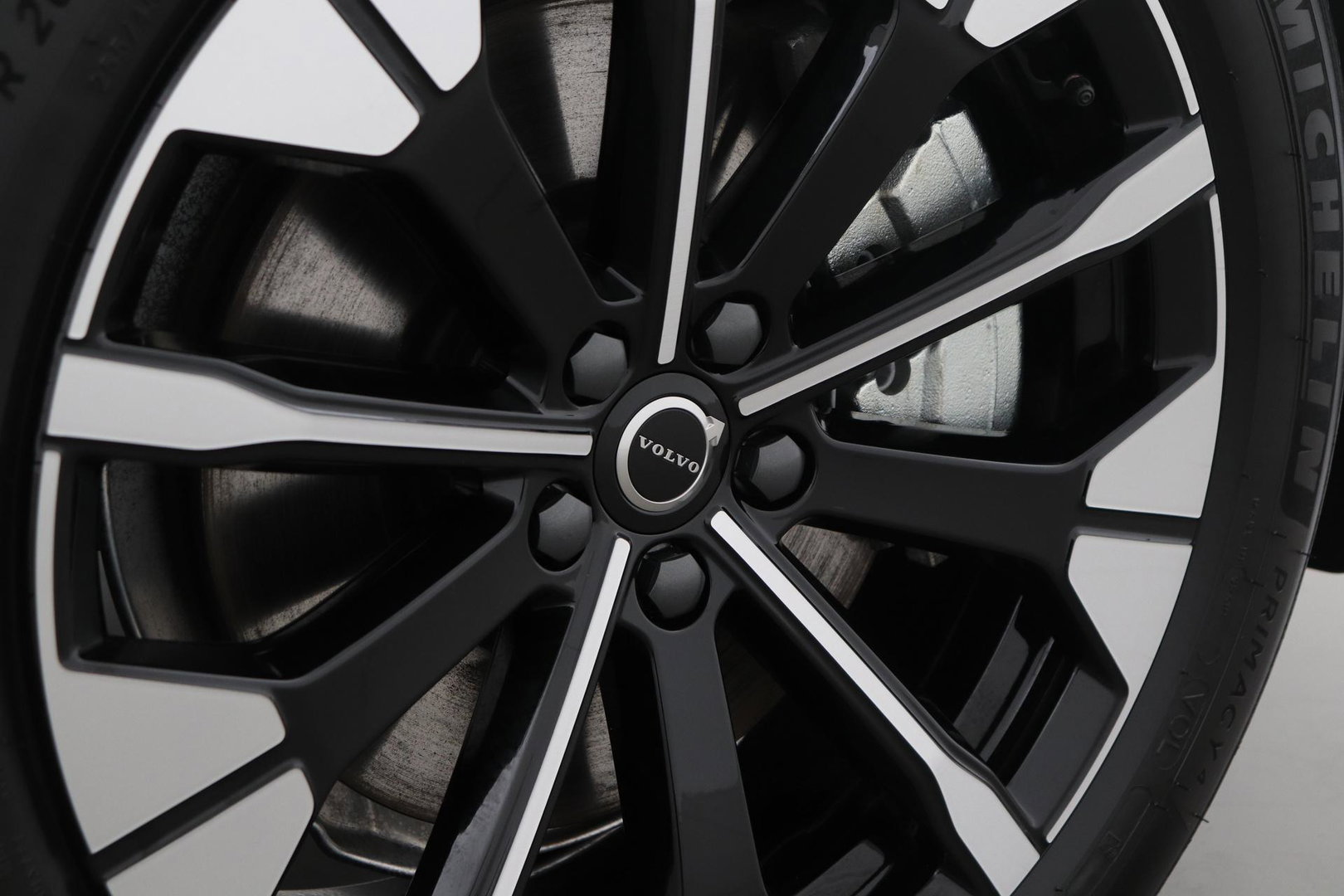Volvo XC60 T8 Plug-in hybrid Ultra Dark | Head-Up | Panoramadak | 360° Camera | ACC | harman/kardon | BLIS