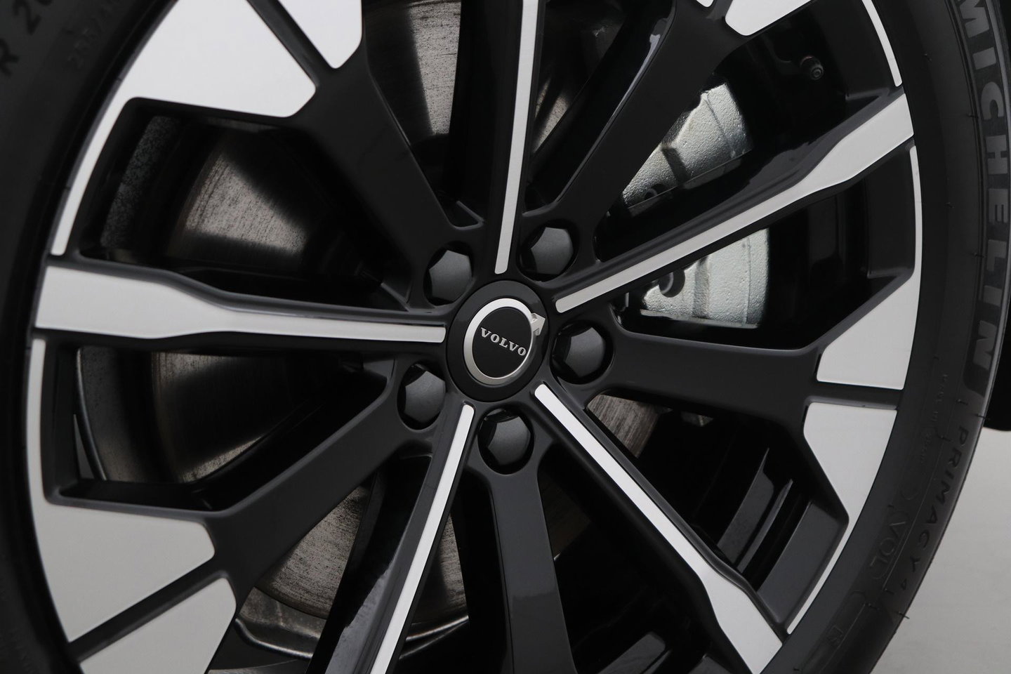 Volvo XC60 T8 Plug-in hybrid Ultra Dark | Head-Up | Panoramadak | 360° Camera | ACC | harman/kardon | BLIS
