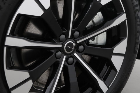 Volvo XC60 T8 Plug-in hybrid Ultra Dark | Head-Up | Panoramadak | 360° Camera | ACC | harman/kardon | BLIS